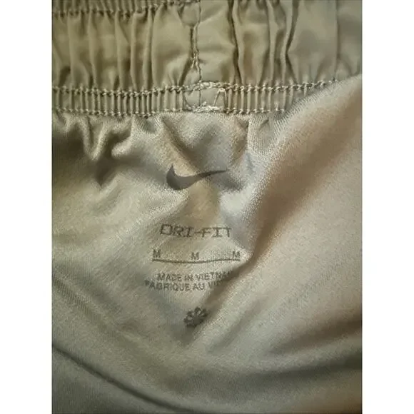 Nike Dri Fit Shorts Womens Sz Med Green Lined Activewear - Picture 3 of 4